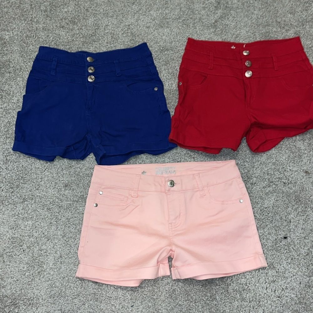 3 Celebrity Pink Sexy pocket short cuffed leg 3 1/2” inseam shorts USA 9